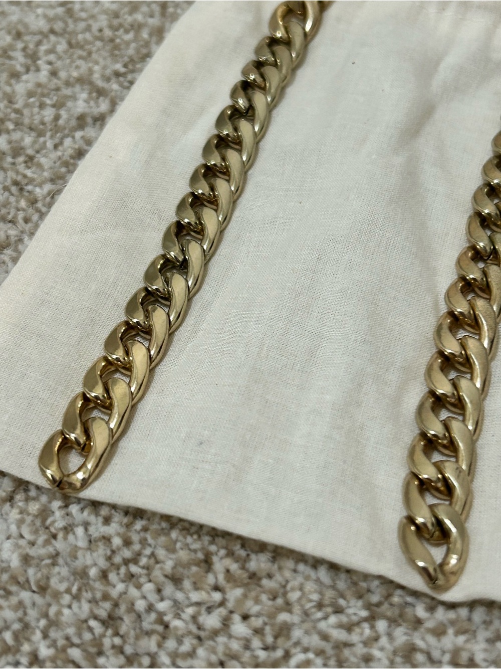NEVER WORN Gold Tone Chunky Chain Drop Earrings - Picture 2 of 5